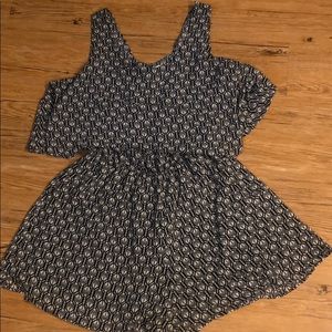 Xhilaration jumper with flowing top